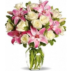 White and pink roses and lilies